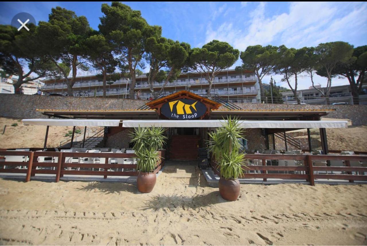 Apartamento para FAMILIAS a 50 metros de la playa Roses Bagian luar foto