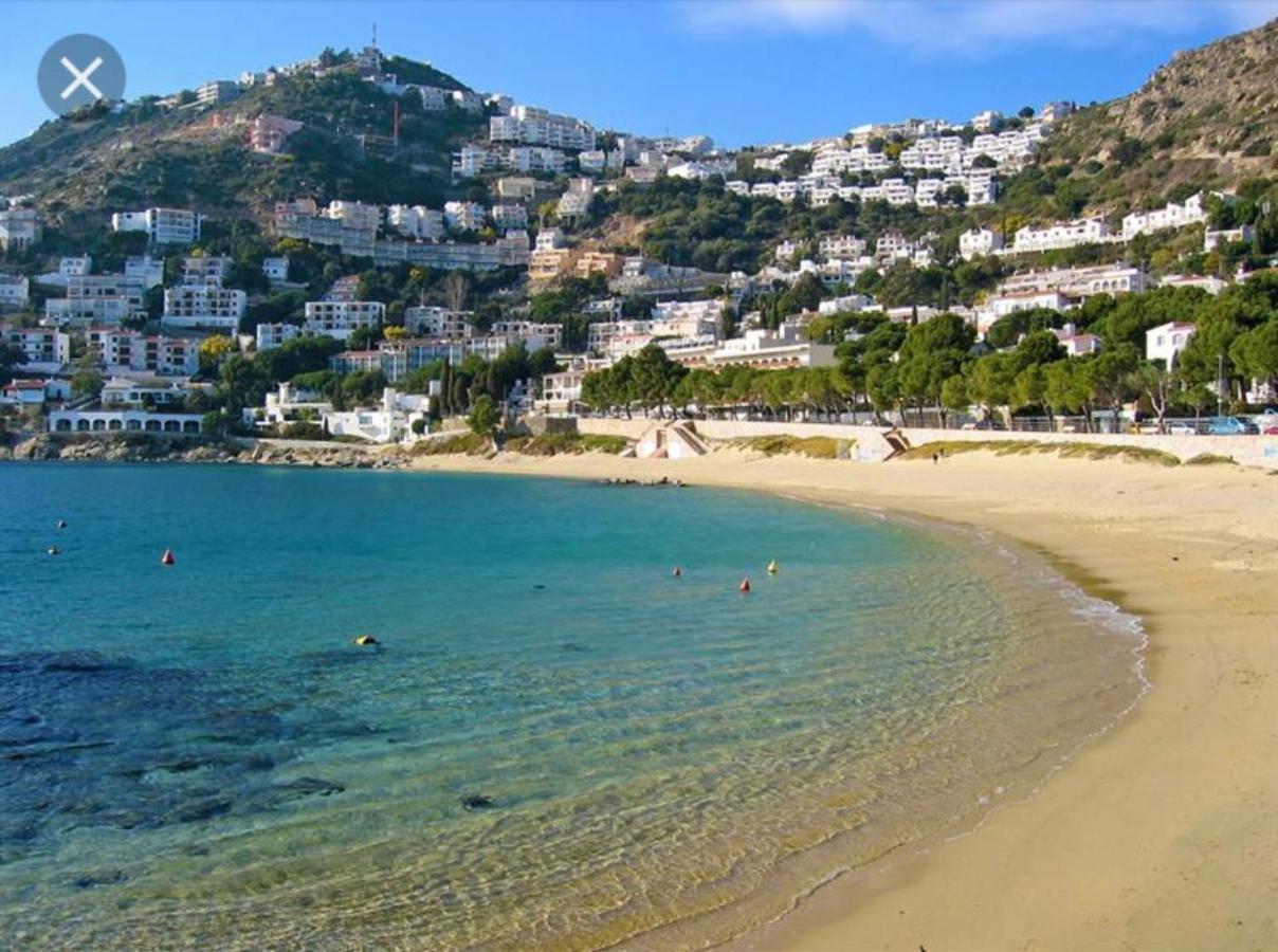 Apartamento para FAMILIAS a 50 metros de la playa Roses Bagian luar foto